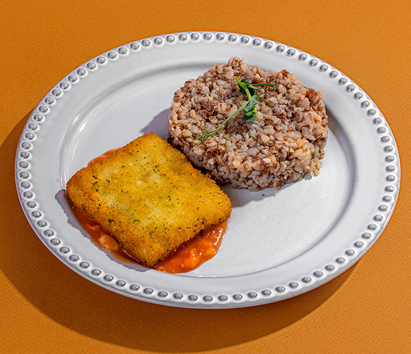 Фото Филе минтая в панировке с гречкой